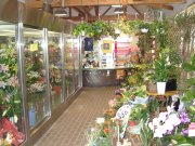 「フラワーショップ松岡」　（愛媛県大洲市）の花屋店舗写真2